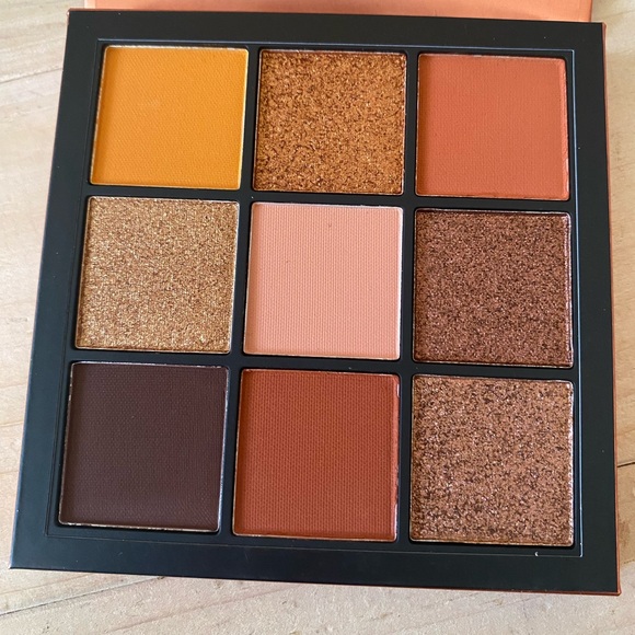 Huda Beauty Topaz Obsessions Brown Orange Eyeshadow Palette NEW - Picture 2 of 7